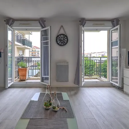 Bussy Studio Appartement *